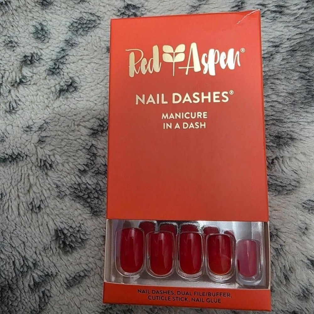 Red Aspen Nail Dashes: Fireworks With Anahi *New*